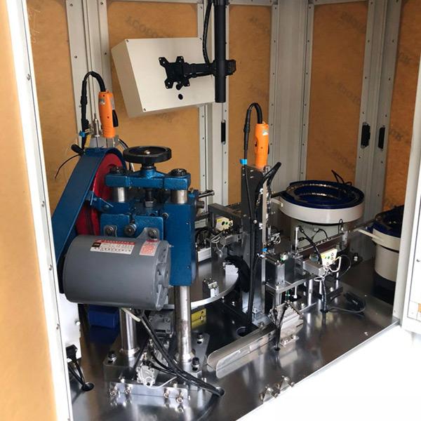 廠家直銷自動化生產(chǎn)線蹲牙螺絲組裝機(jī)自動供材料